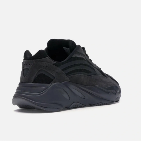 Adidas Yeezy Boost 700 V2 Vanta 9 - Picture 4 of 12